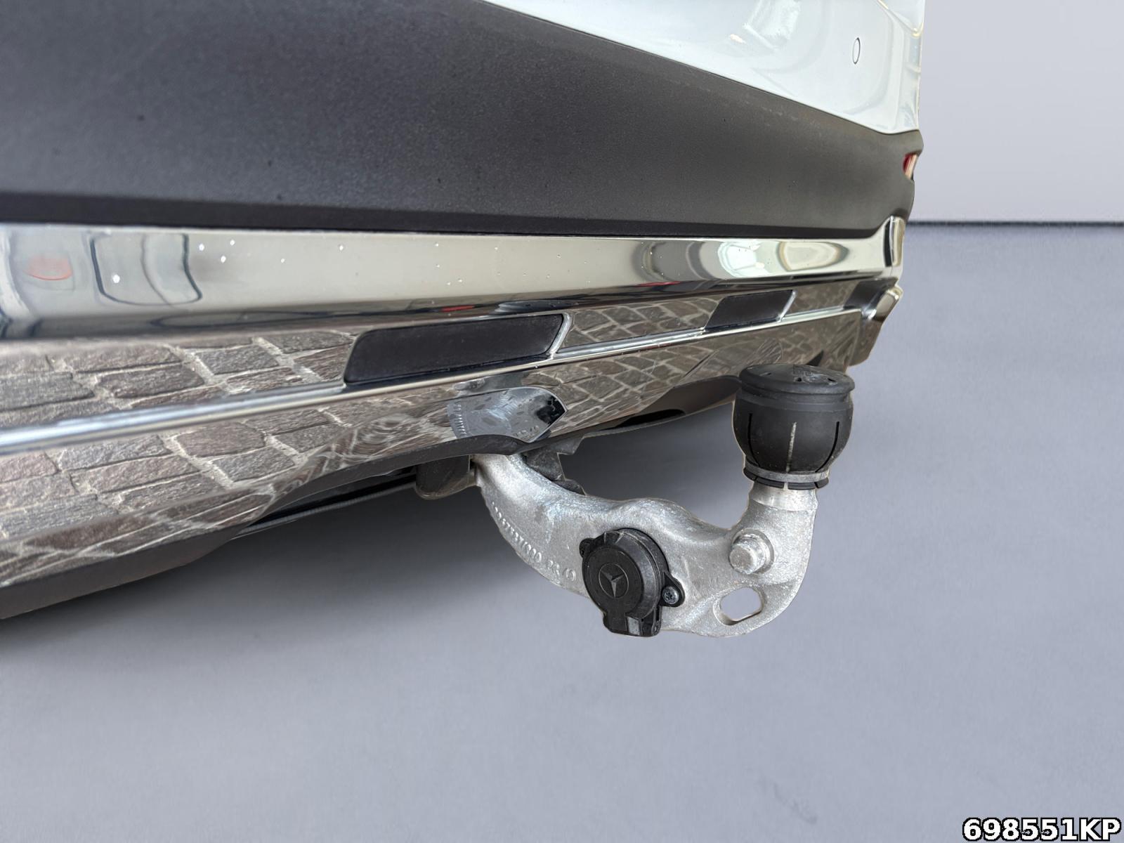 Fahrzeugabbildung Mercedes-Benz GLC 300 e 4M AMG AHK Pano Memory 20