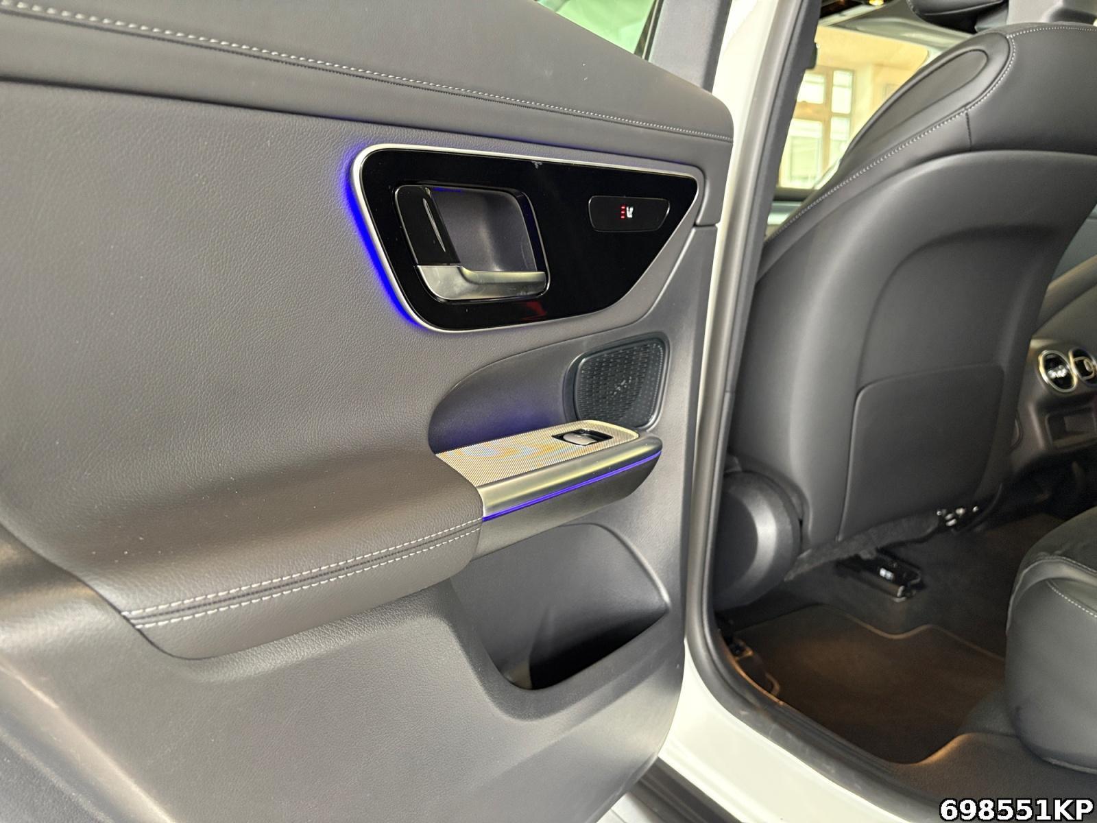 Fahrzeugabbildung Mercedes-Benz GLC 300 e 4M AMG AHK Pano Memory 20