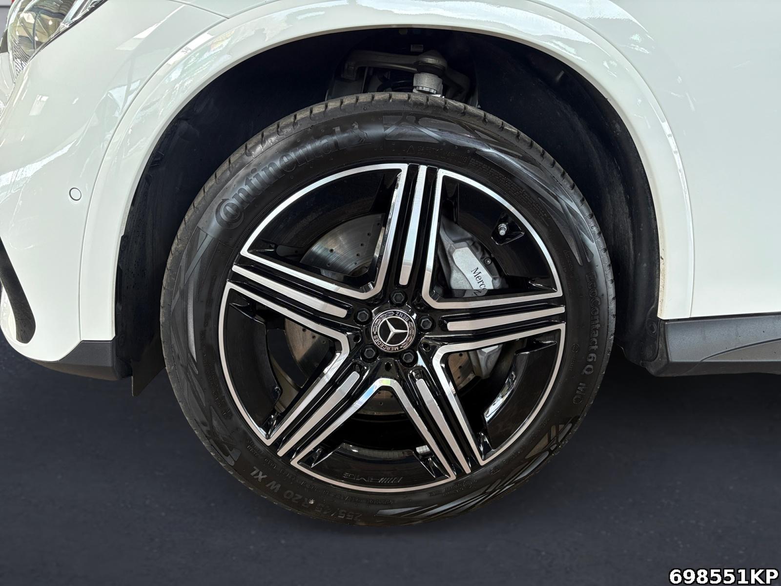 Fahrzeugabbildung Mercedes-Benz GLC 300 e 4M AMG AHK Pano Memory 20