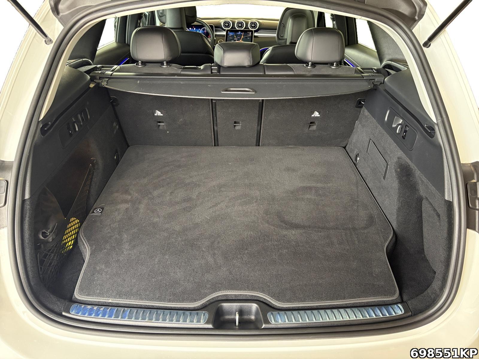 Fahrzeugabbildung Mercedes-Benz GLC 300 e 4M AMG AHK Pano Memory 20