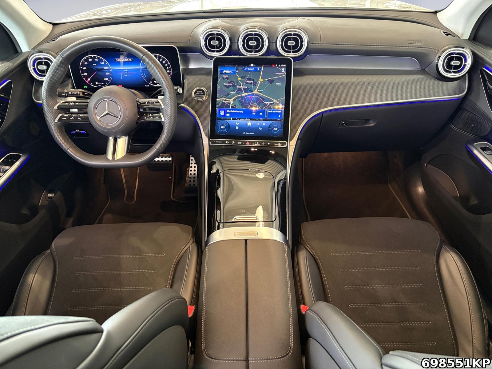 Fahrzeugabbildung Mercedes-Benz GLC 300 e 4M AMG AHK Pano Memory 20