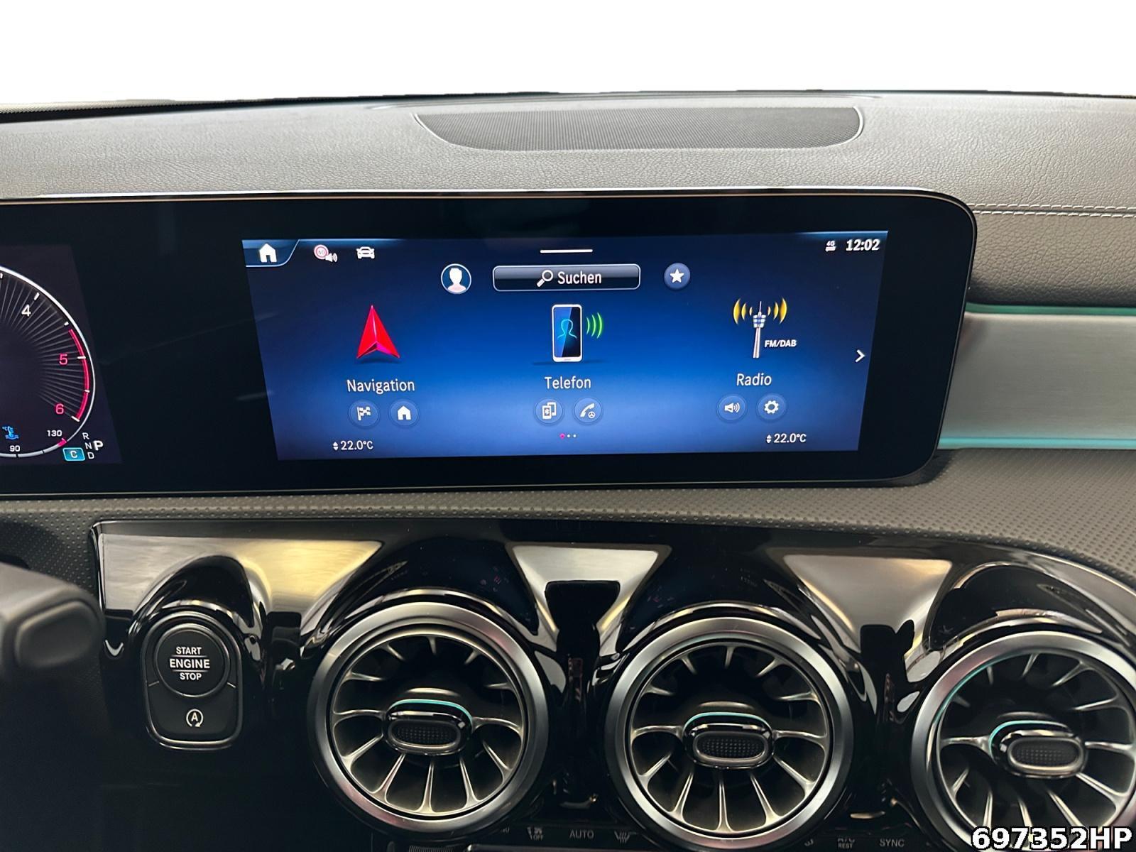 Fahrzeugabbildung Mercedes-Benz CLA 200 Shooting Brake d AMG Ambiente Night Kamera DISTRONIC