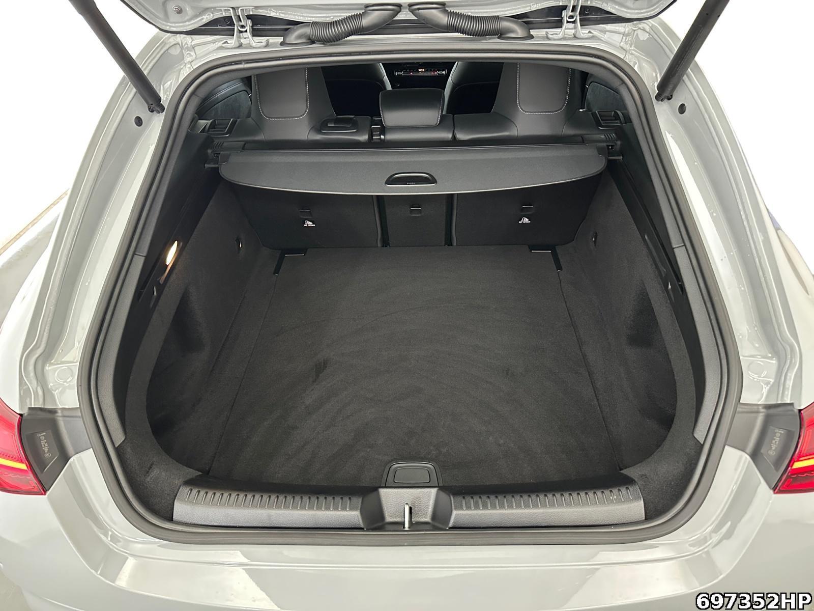 Fahrzeugabbildung Mercedes-Benz CLA 200 Shooting Brake d AMG Ambiente Night Kamera DISTRONIC