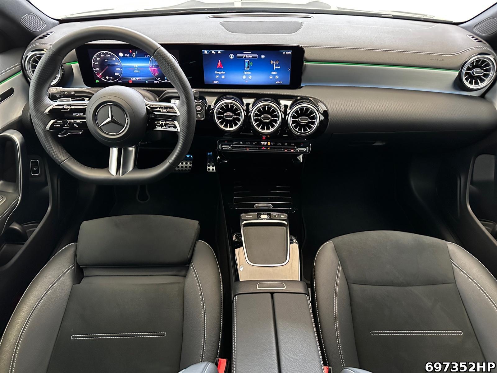 Fahrzeugabbildung Mercedes-Benz CLA 200 Shooting Brake d AMG Ambiente Night Kamera DISTRONIC