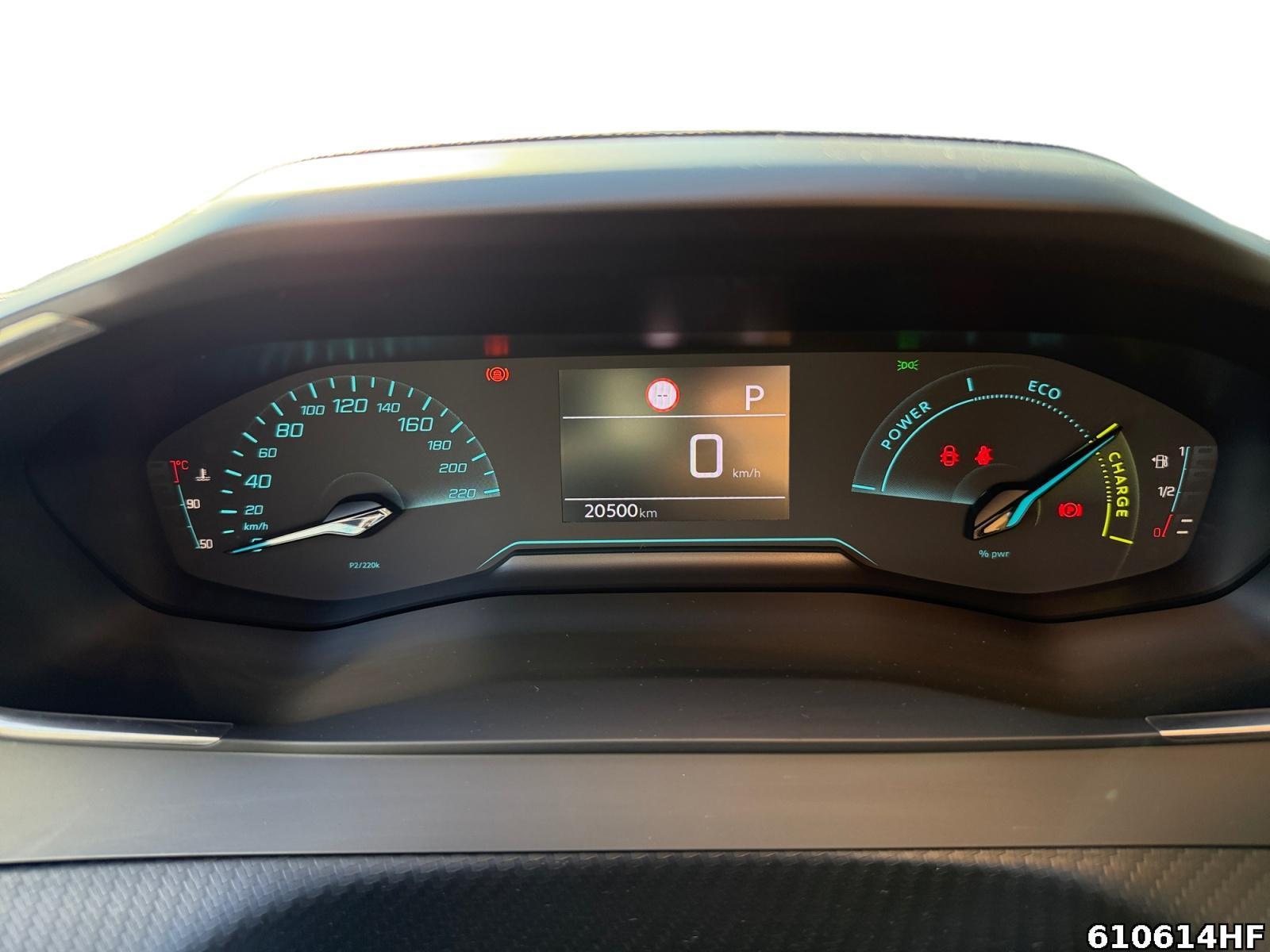 Fahrzeugabbildung Peugeot 2008 Active Hybrid 136 e-DSC6