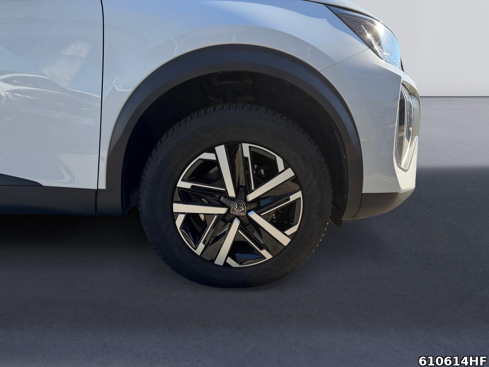 Fahrzeugabbildung Peugeot 2008 Active Hybrid 136 e-DSC6