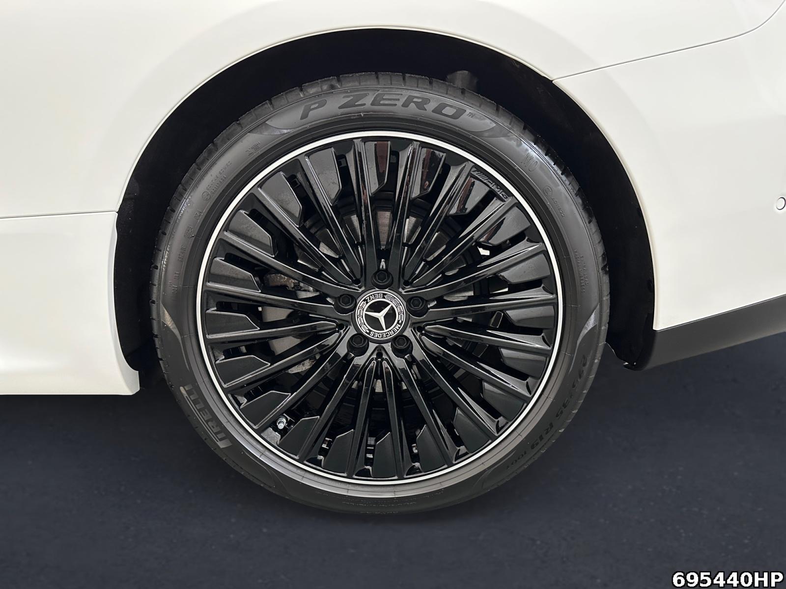 Fahrzeugabbildung Mercedes-Benz CLE 200 AMG Night Panorama Burmester 360°