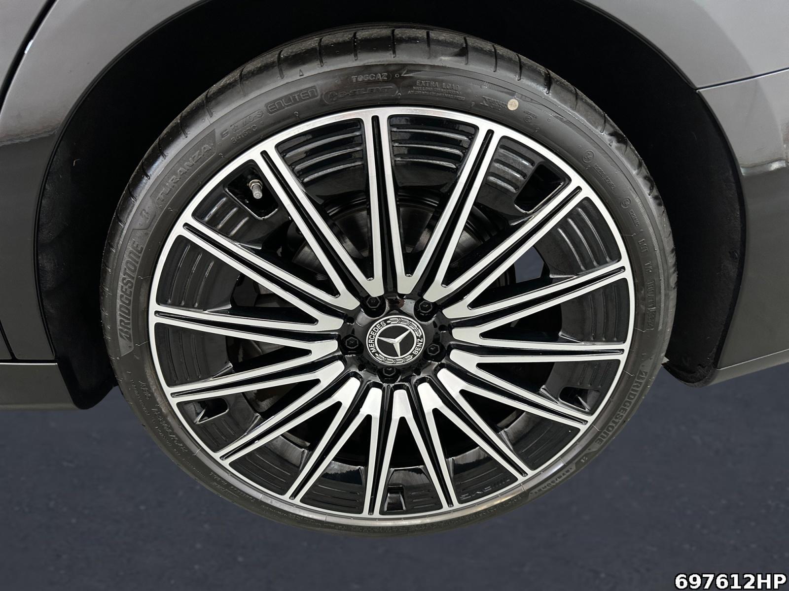 Fahrzeugabbildung Mercedes-Benz E 200 AMG Pano Night BURMESTER 21