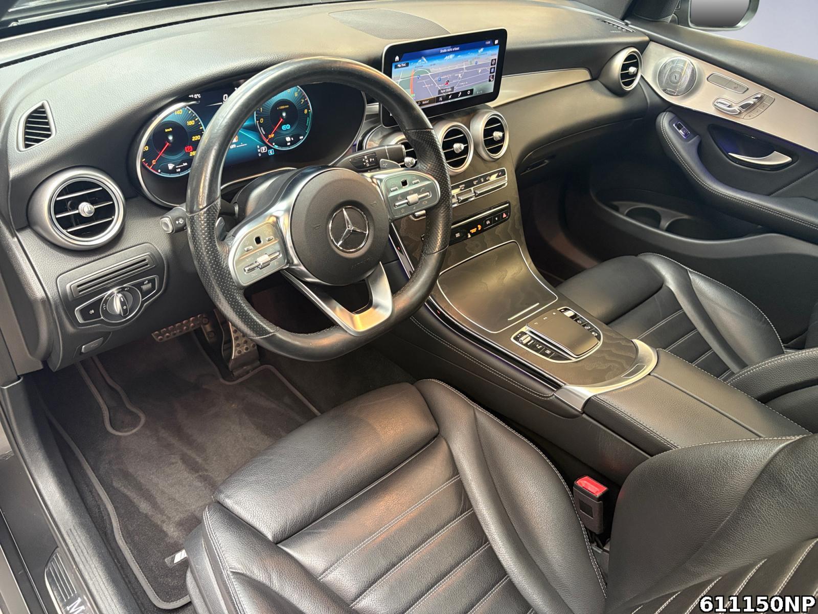 Fahrzeugabbildung Mercedes-Benz GLC 300 e 4matic AHK Pano Memory Distronic