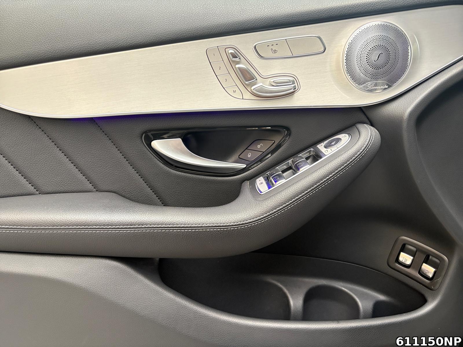 Fahrzeugabbildung Mercedes-Benz GLC 300 e 4matic AHK Pano Memory Distronic