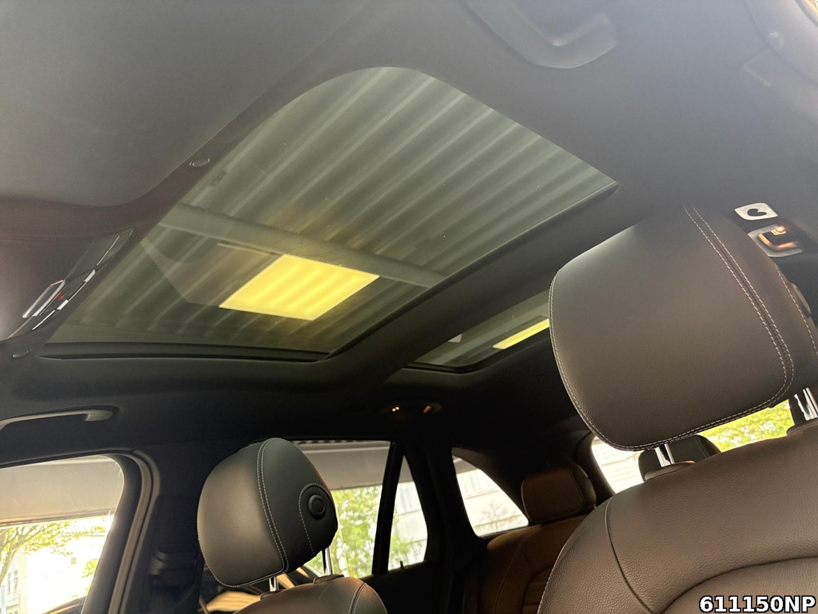 Fahrzeugabbildung Mercedes-Benz GLC 300 e 4matic AHK Pano Memory Distronic