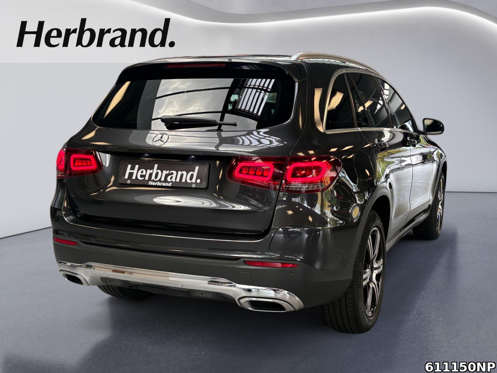 Fahrzeugabbildung Mercedes-Benz GLC 300 e 4matic AHK Pano Memory Distronic