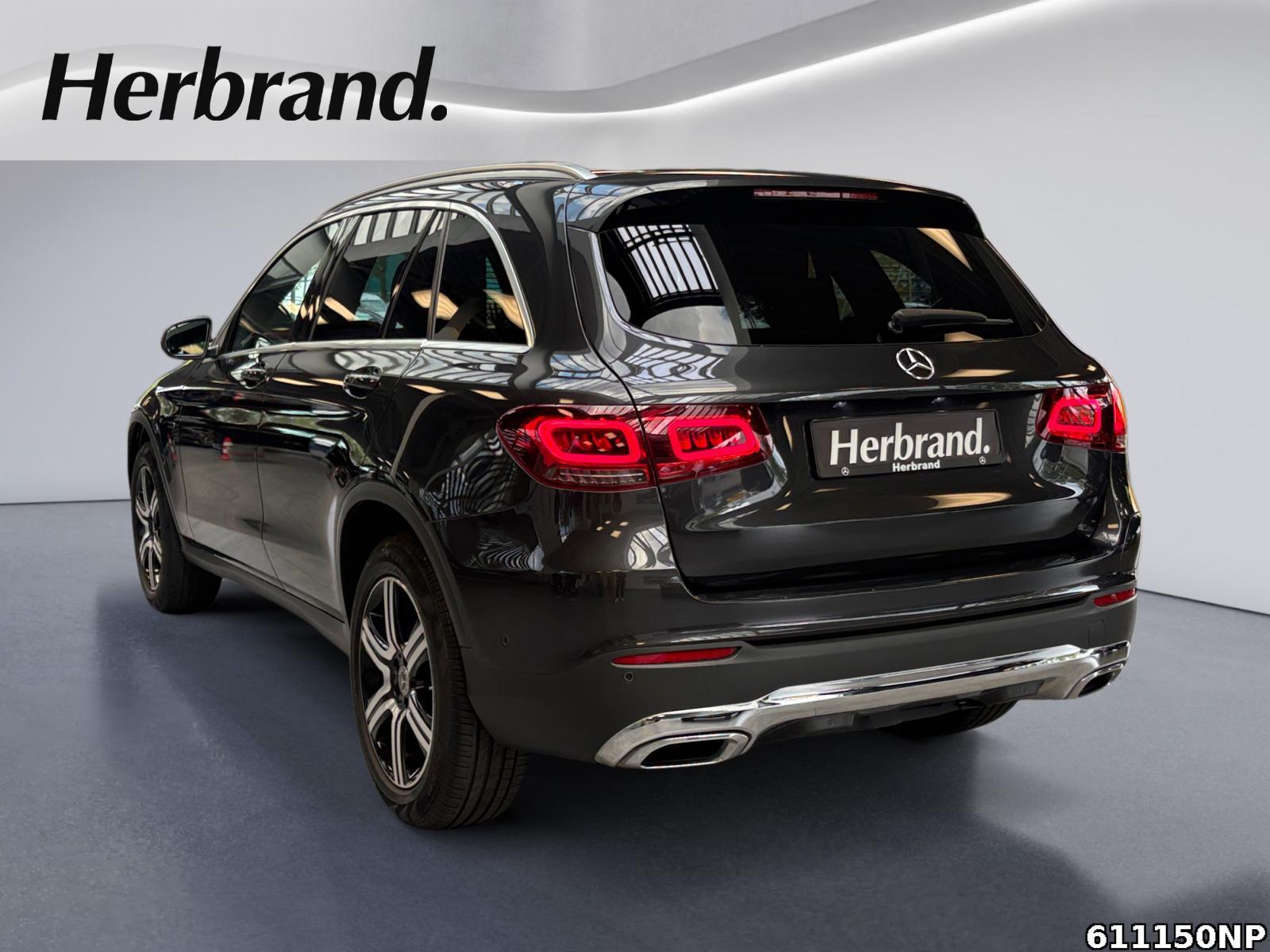 Fahrzeugabbildung Mercedes-Benz GLC 300 e 4matic AHK Pano Memory Distronic