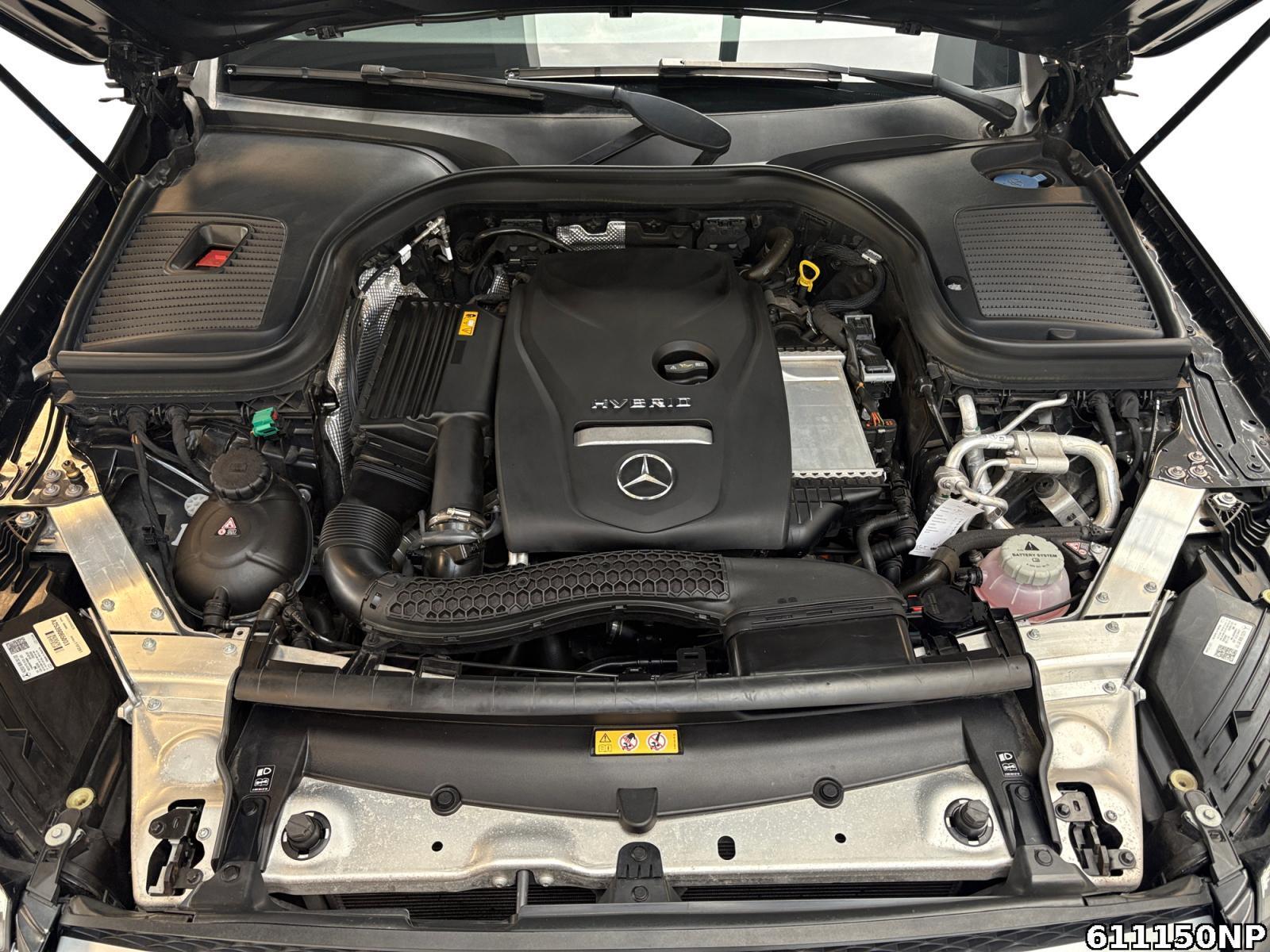 Fahrzeugabbildung Mercedes-Benz GLC 300 e 4matic AHK Pano Memory Distronic