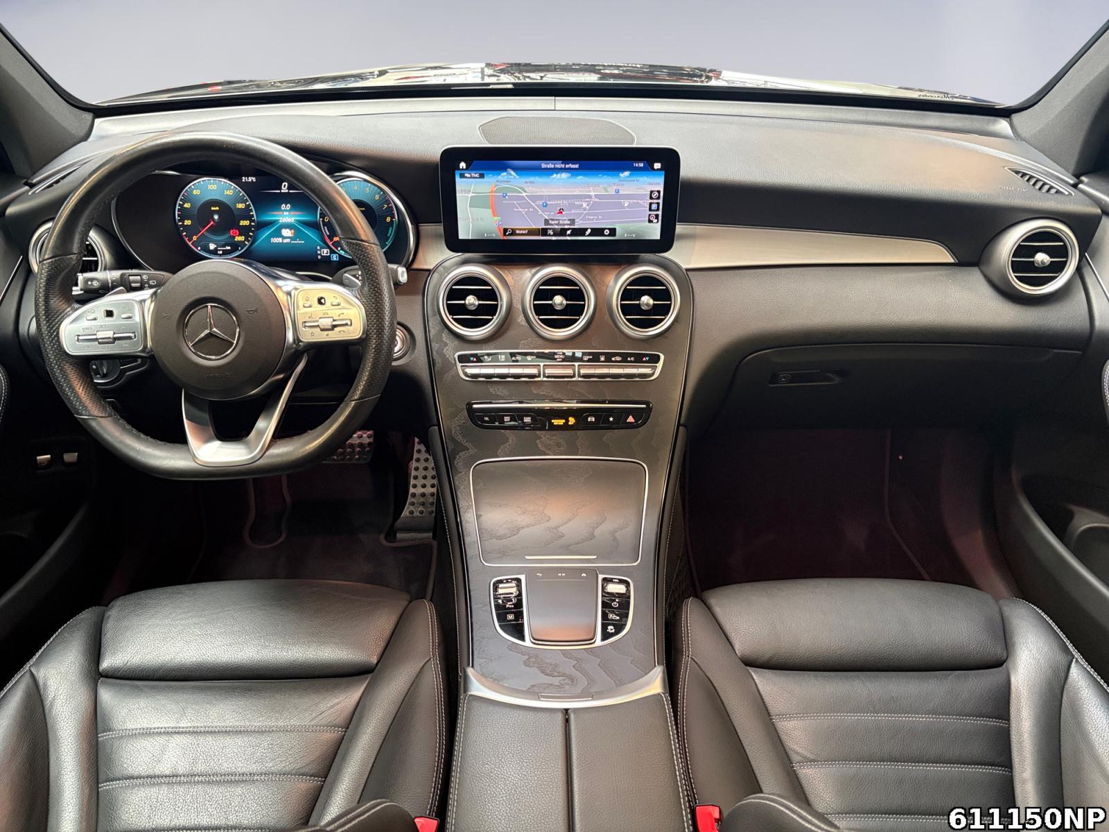 Fahrzeugabbildung Mercedes-Benz GLC 300 e 4matic AHK Pano Memory Distronic