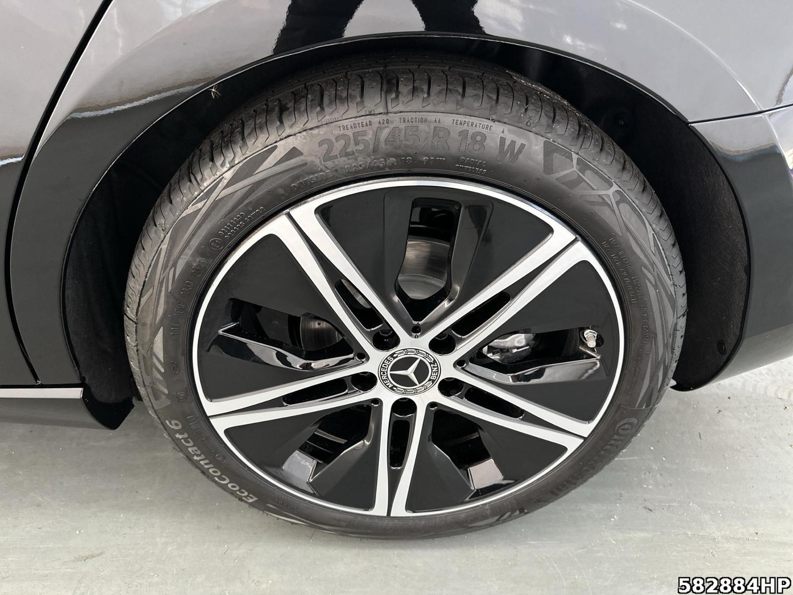Fahrzeugabbildung Mercedes-Benz A 180 Limousine +PROGRSSIVE-LINE-ADVANCED+LED+