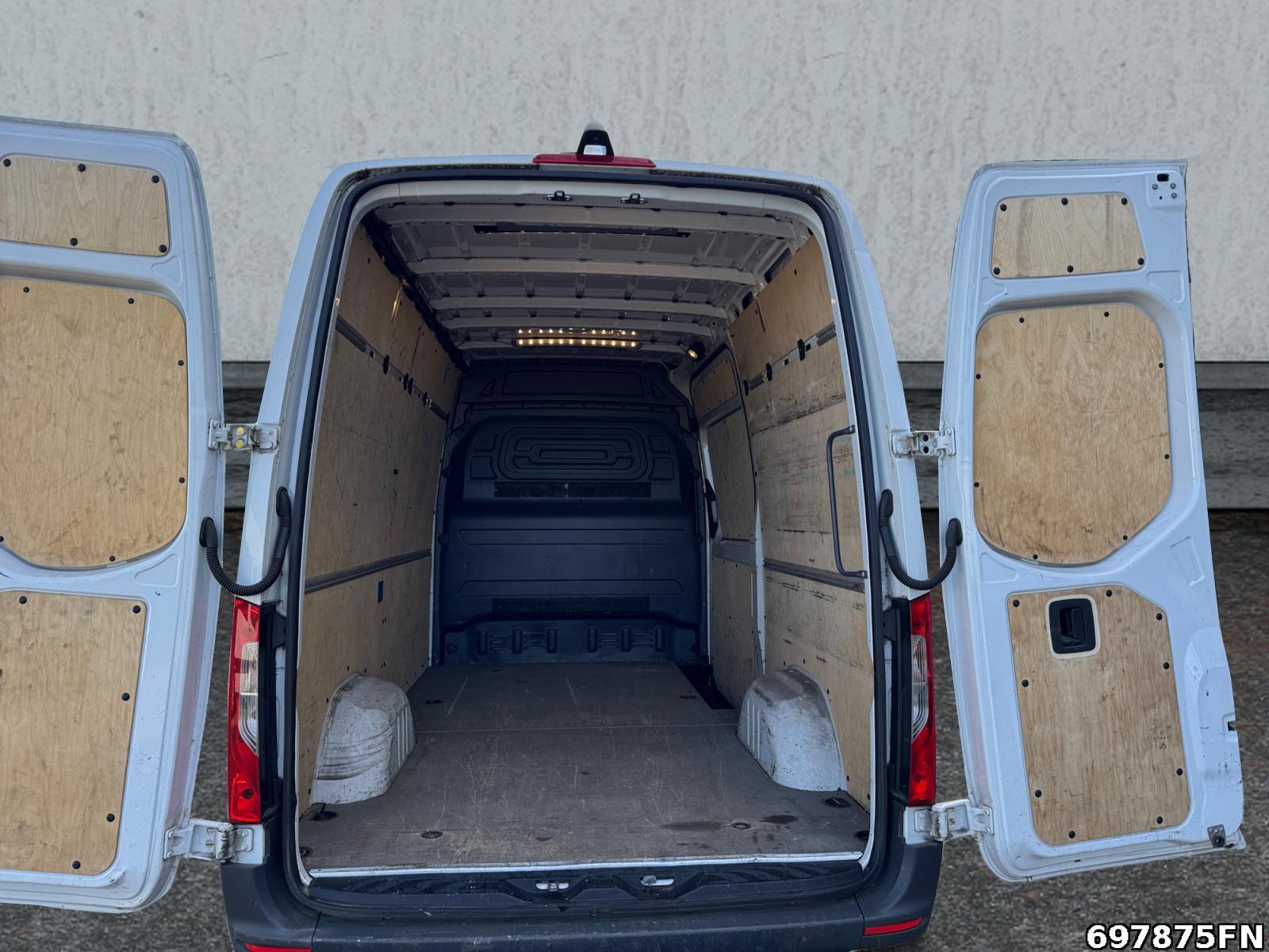 Fahrzeugabbildung Mercedes-Benz Sprinter 315 CDI Kasten Hochdach Standard *MBUX*