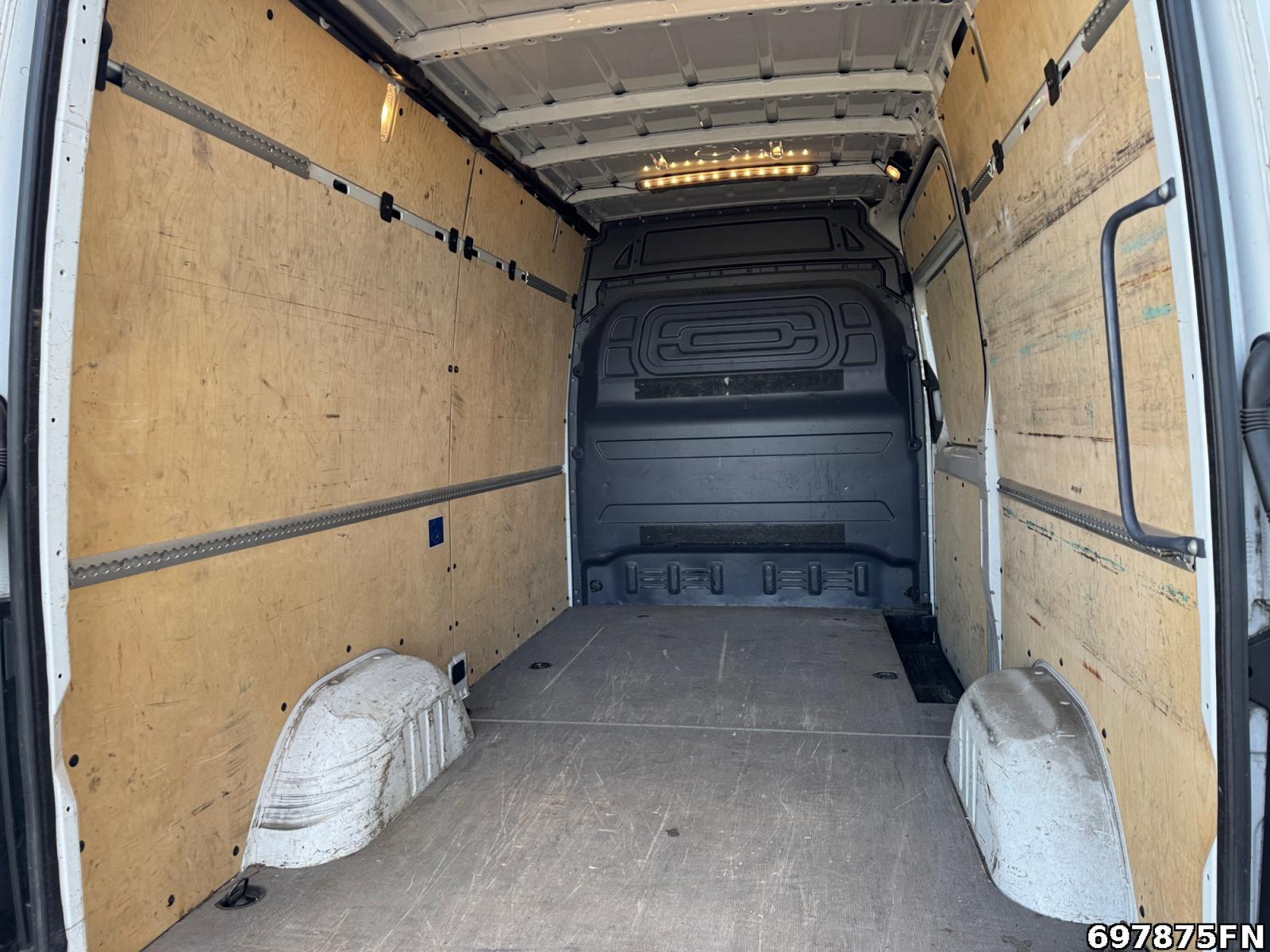 Fahrzeugabbildung Mercedes-Benz Sprinter 315 CDI Kasten Hochdach Standard *MBUX*