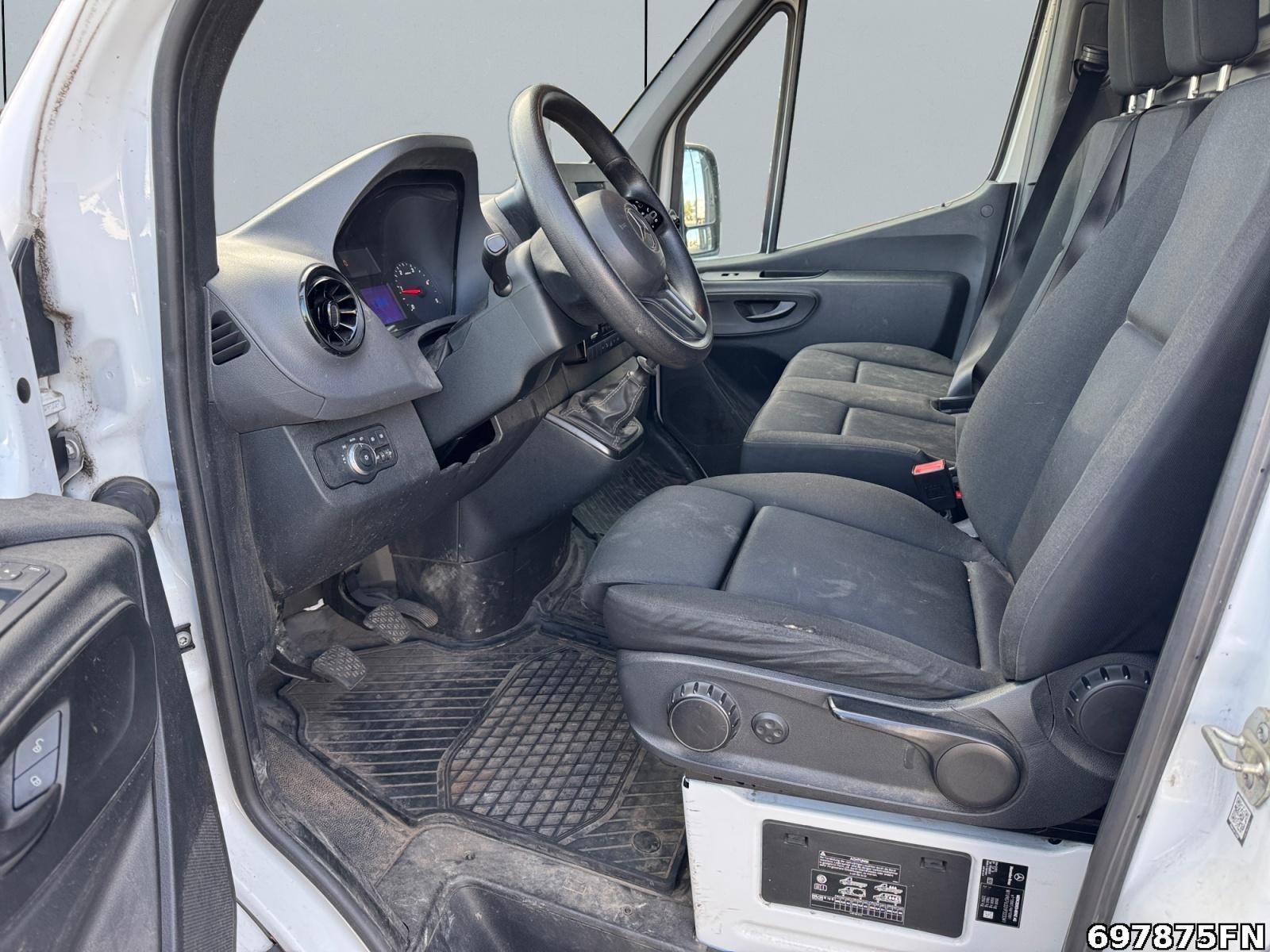 Fahrzeugabbildung Mercedes-Benz Sprinter 315 CDI Kasten Hochdach Standard *MBUX*