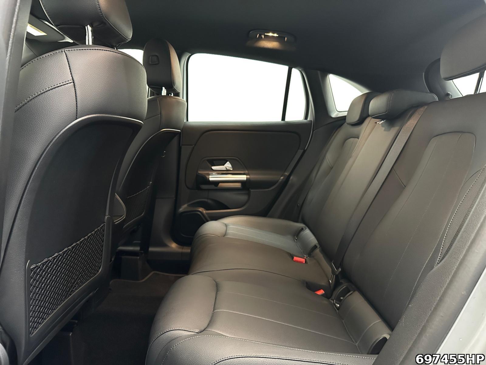 Fahrzeugabbildung Mercedes-Benz GLA 200 Progressive LED Spur CaPlay DAB Totw.