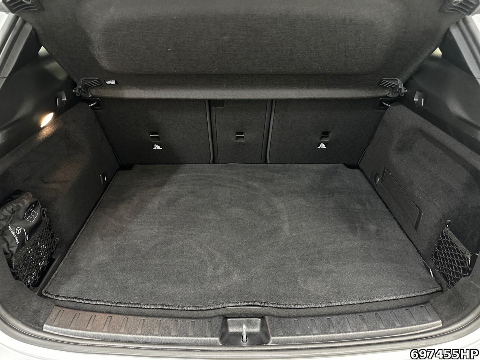 Fahrzeugabbildung Mercedes-Benz GLA 200 Progressive LED Spur CaPlay DAB Totw.