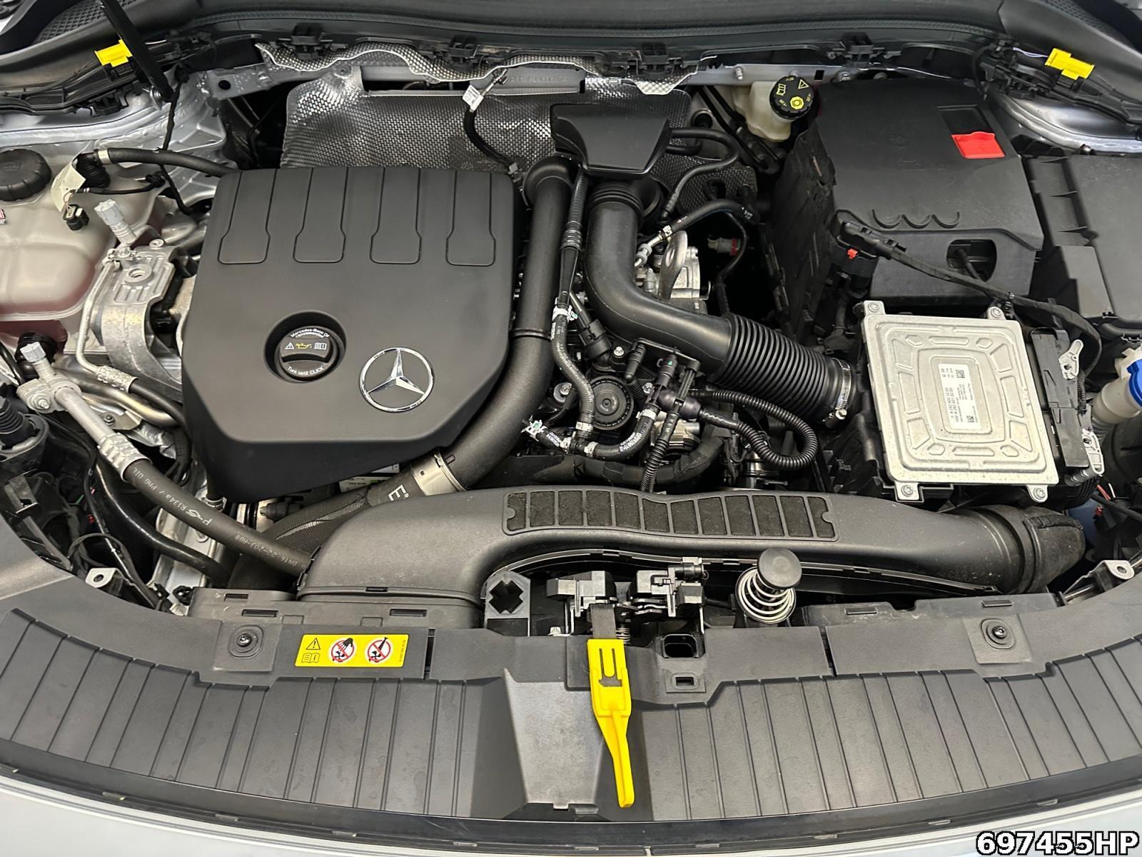 Fahrzeugabbildung Mercedes-Benz GLA 200 Progressive LED Spur CaPlay DAB Totw.