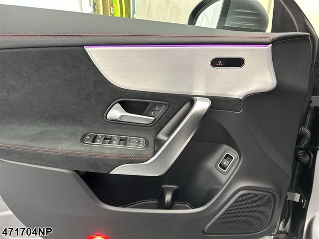Fahrzeugabbildung Mercedes-Benz CLA 200 AMG Kamera Keyless Ambientebeleuchtung