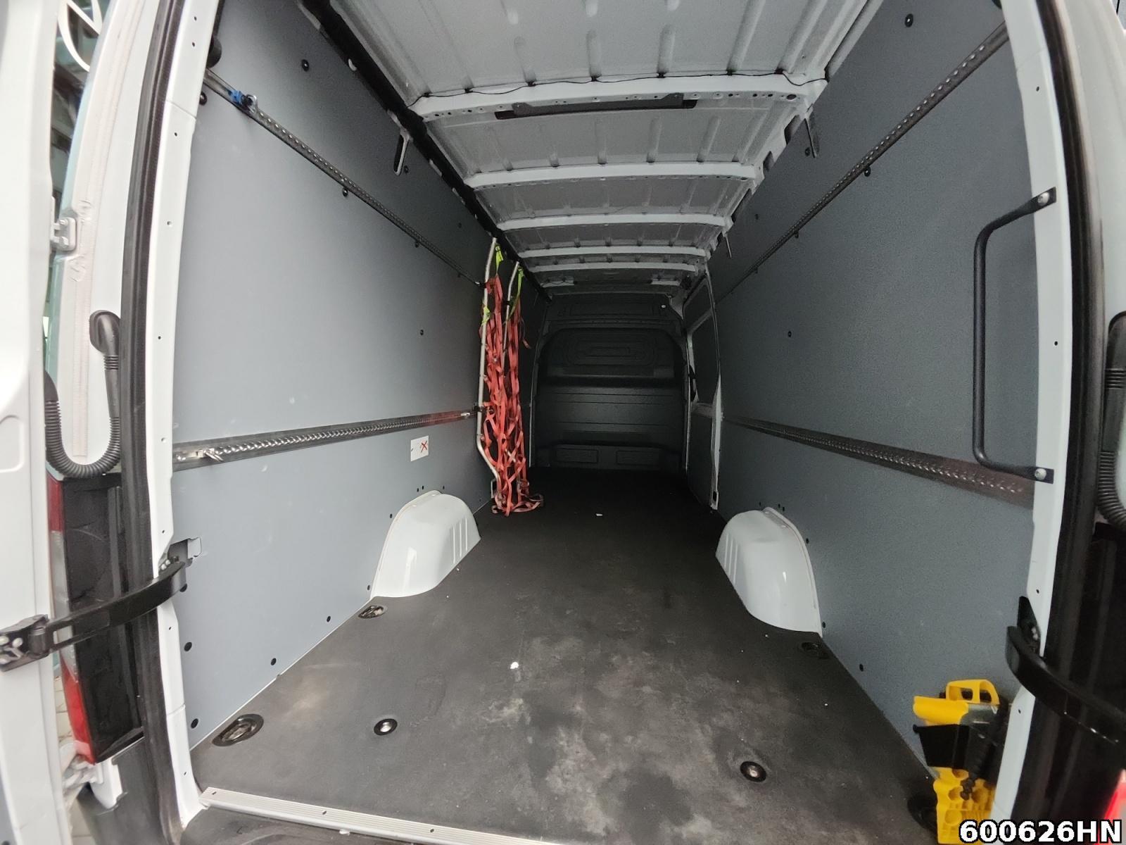 Fahrzeugabbildung Mercedes-Benz eSprinter 414 Maxi*81KWh*Kamera*MBUX*Tachograf
