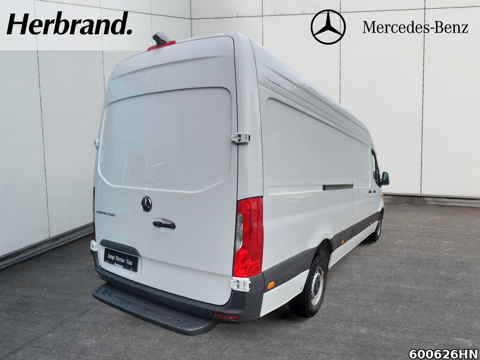 Fahrzeugabbildung Mercedes-Benz eSprinter 414 Maxi*81KWh*Kamera*MBUX*Tachograf