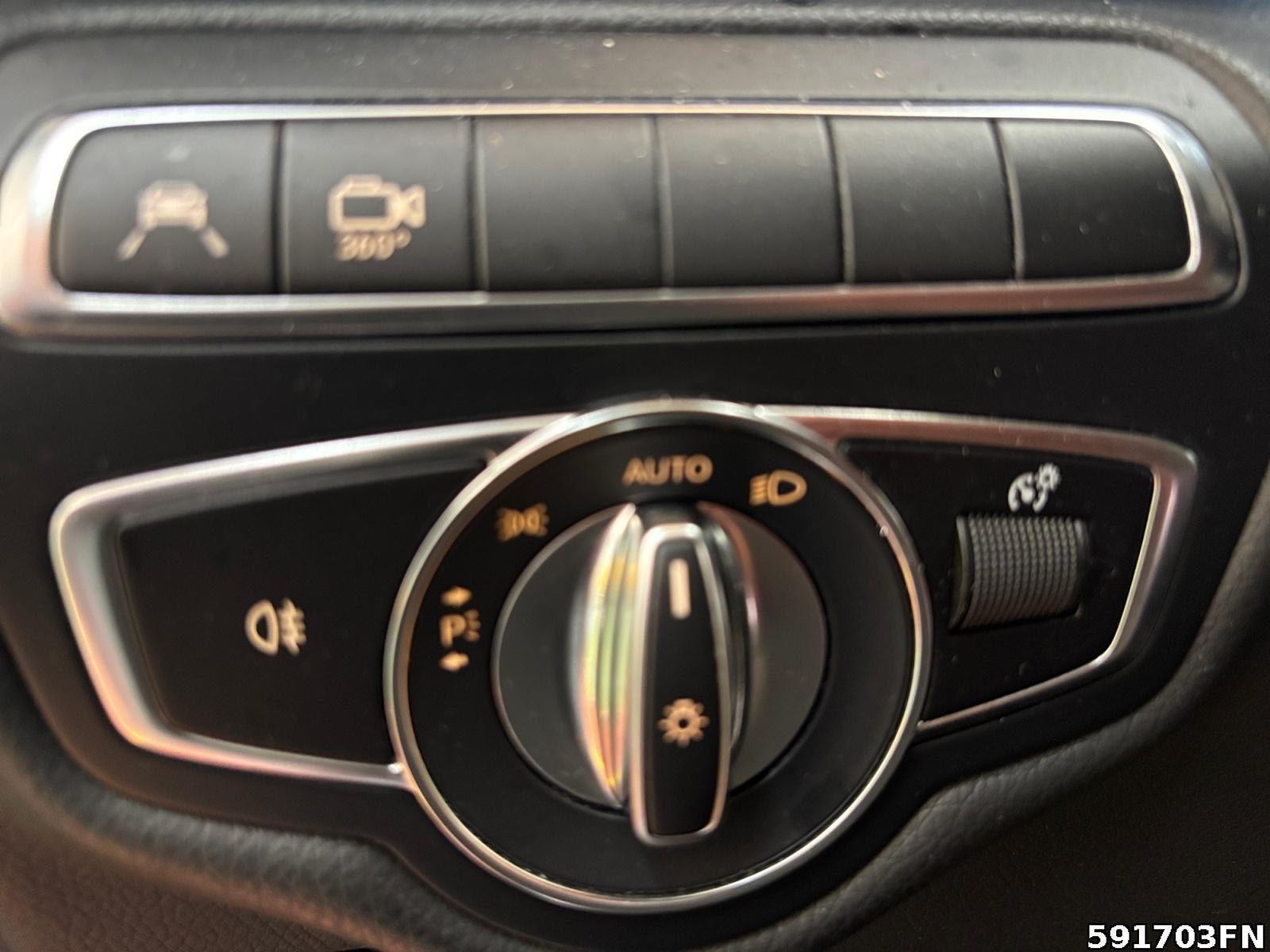 Fahrzeugabbildung Mercedes-Benz V 300 d Avantgarde Edition EL*Leder*360°*EasyP