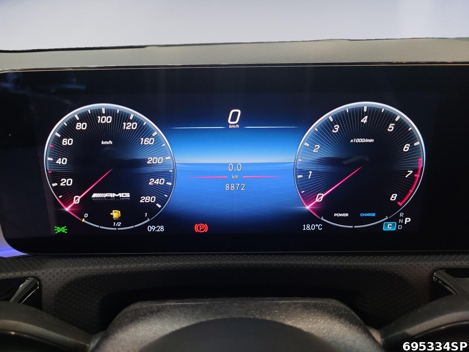 Fahrzeugabbildung Mercedes-Benz CLA 35 AMG 4M Aero Pano MULTIBEAM Head-up Night