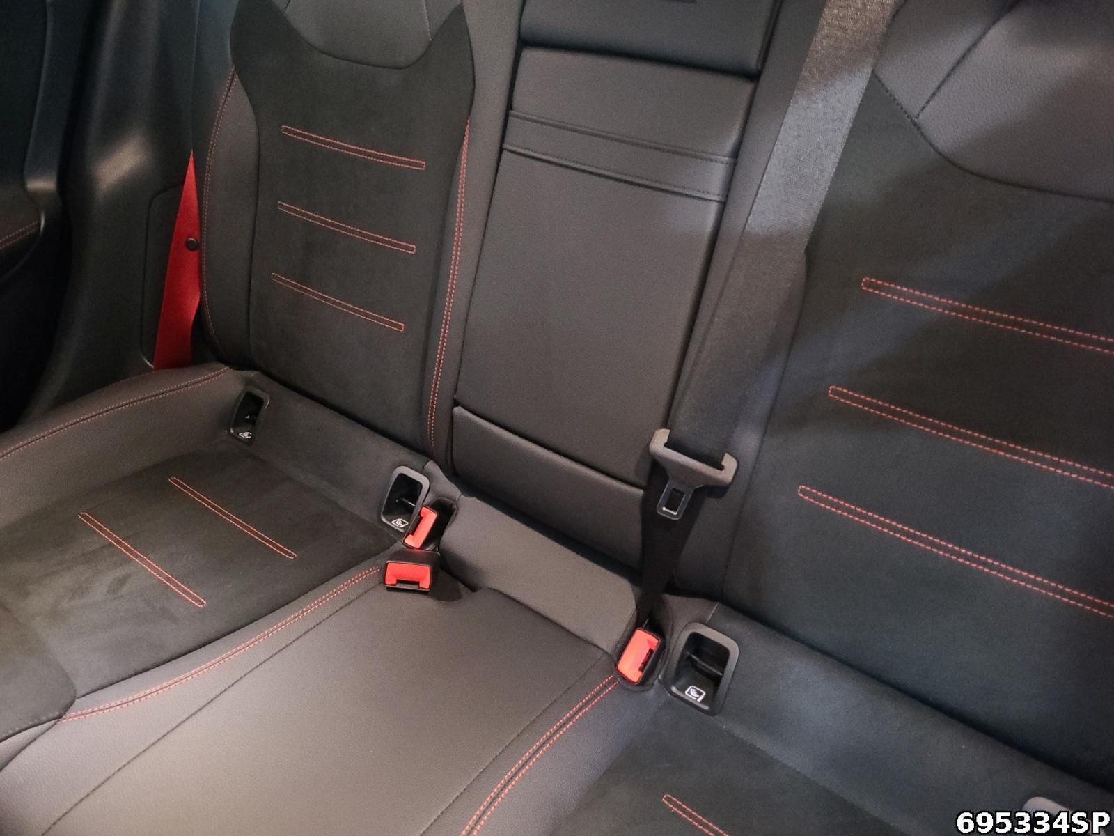 Fahrzeugabbildung Mercedes-Benz CLA 35 AMG 4M Aero Pano MULTIBEAM Head-up Night