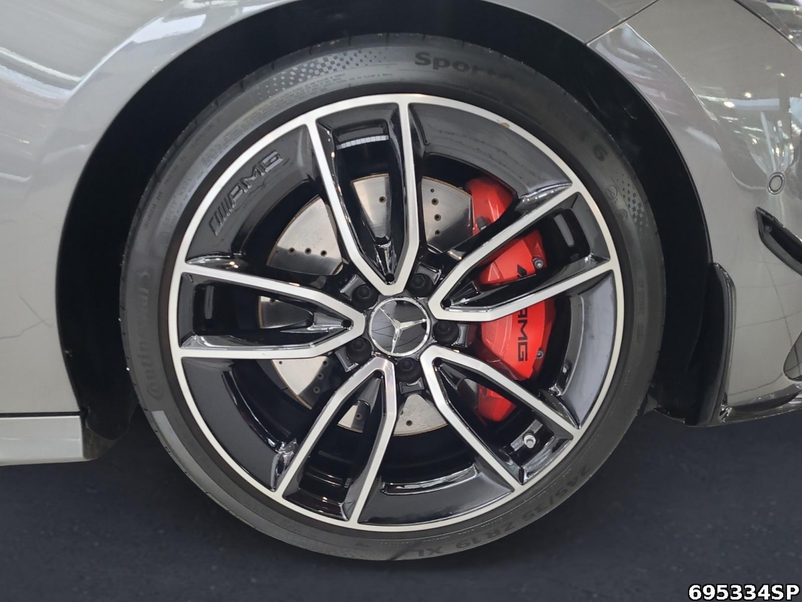 Fahrzeugabbildung Mercedes-Benz CLA 35 AMG 4M Aero Pano MULTIBEAM Head-up Night