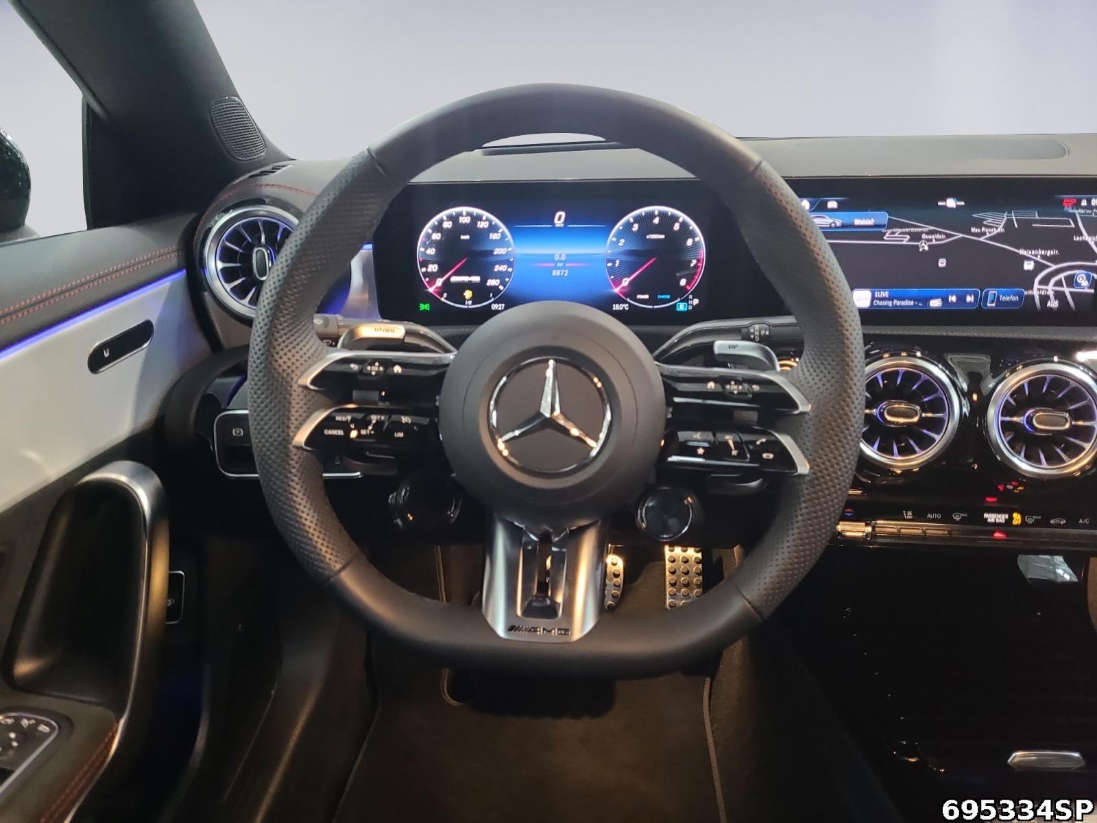 Fahrzeugabbildung Mercedes-Benz CLA 35 AMG 4M Aero Pano MULTIBEAM Head-up Night