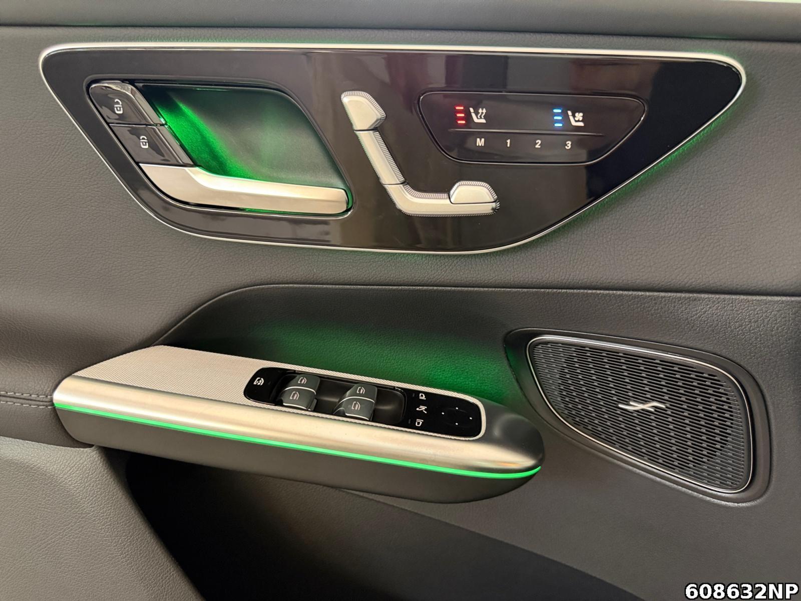 Fahrzeugabbildung Mercedes-Benz GLC 300 de AMG AHK DIGITAL LIGHT Pano Niveau 20