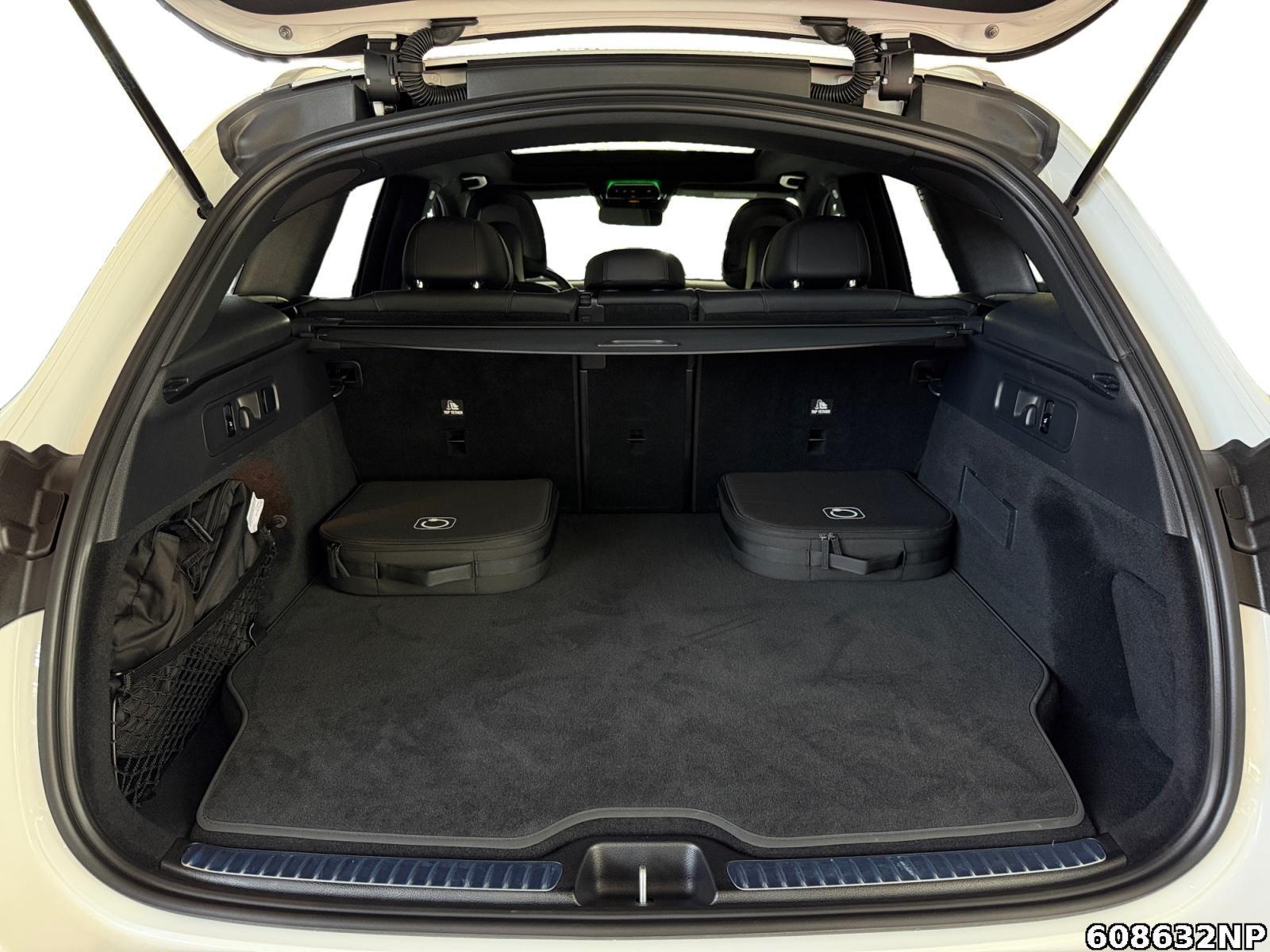 Fahrzeugabbildung Mercedes-Benz GLC 300 de AMG AHK DIGITAL LIGHT Pano Niveau 20