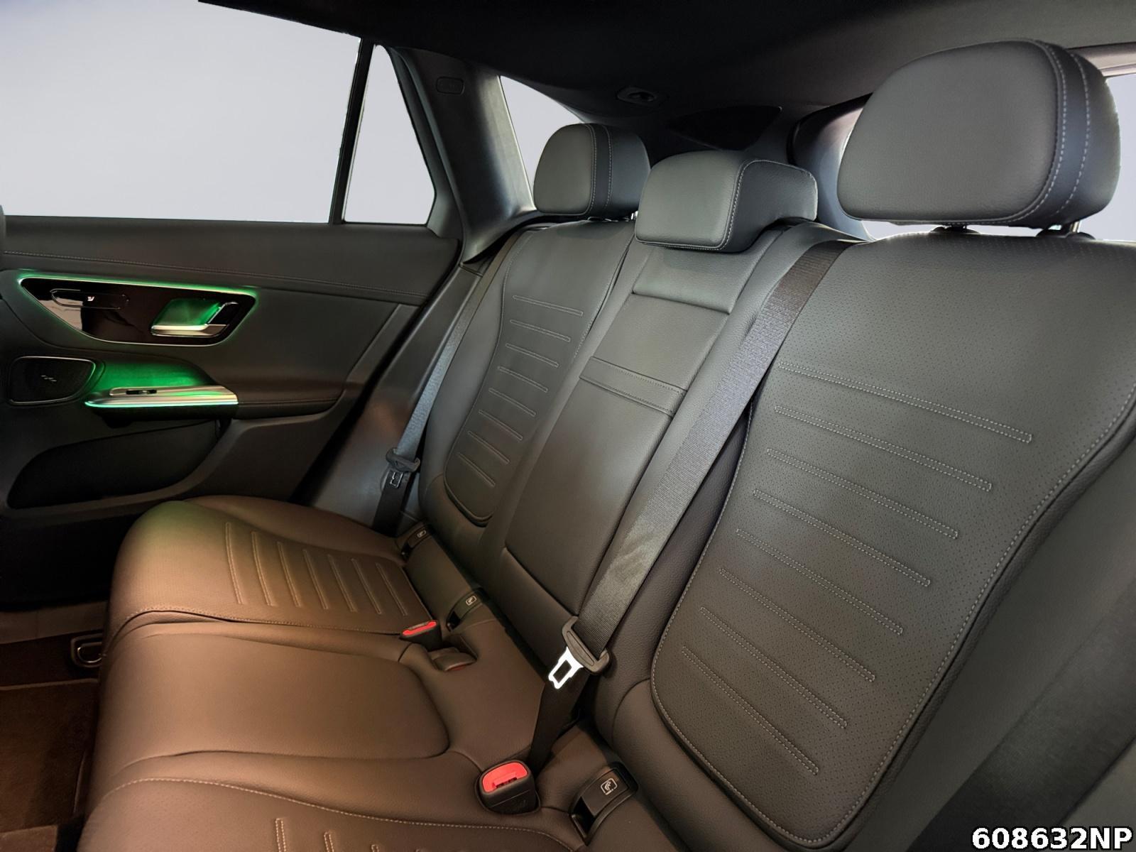 Fahrzeugabbildung Mercedes-Benz GLC 300 de AMG AHK DIGITAL LIGHT Pano Niveau 20