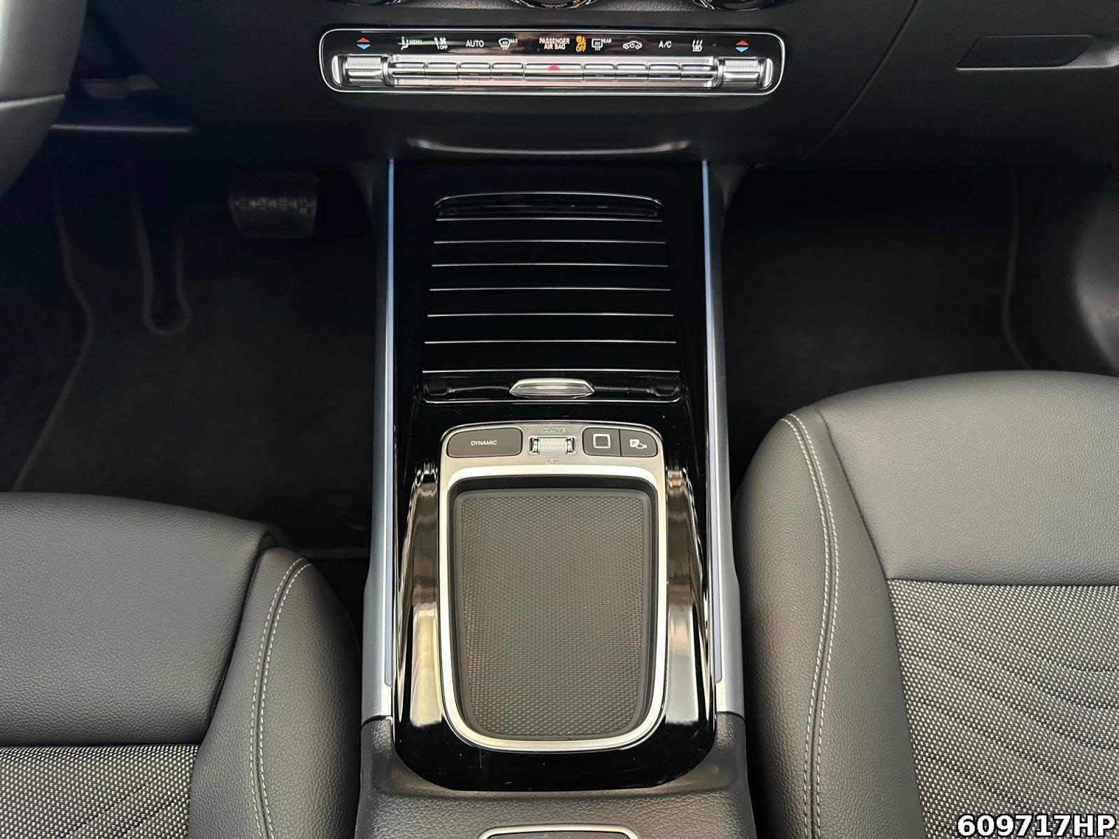 Fahrzeugabbildung Mercedes-Benz EQB 4M Progressive Pano AHK 360° Lenkradhz