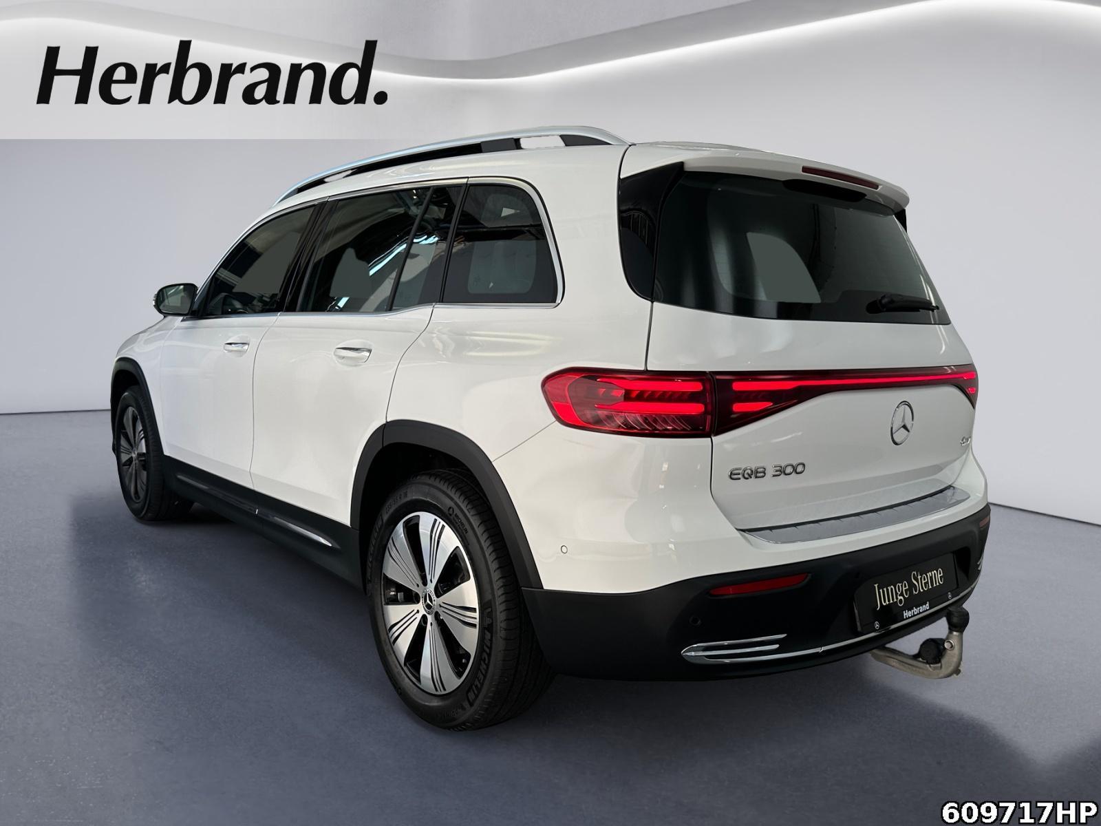 Fahrzeugabbildung Mercedes-Benz EQB 4M Progressive Pano AHK 360° Lenkradhz