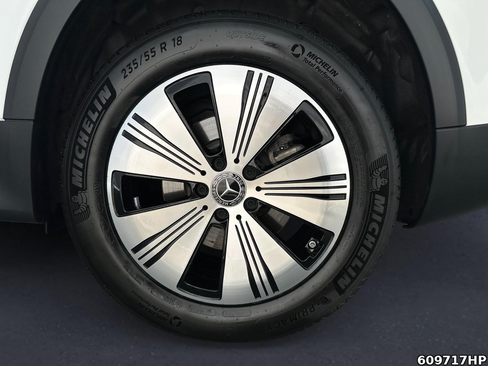 Fahrzeugabbildung Mercedes-Benz EQB 4M Progressive Pano AHK 360° Lenkradhz