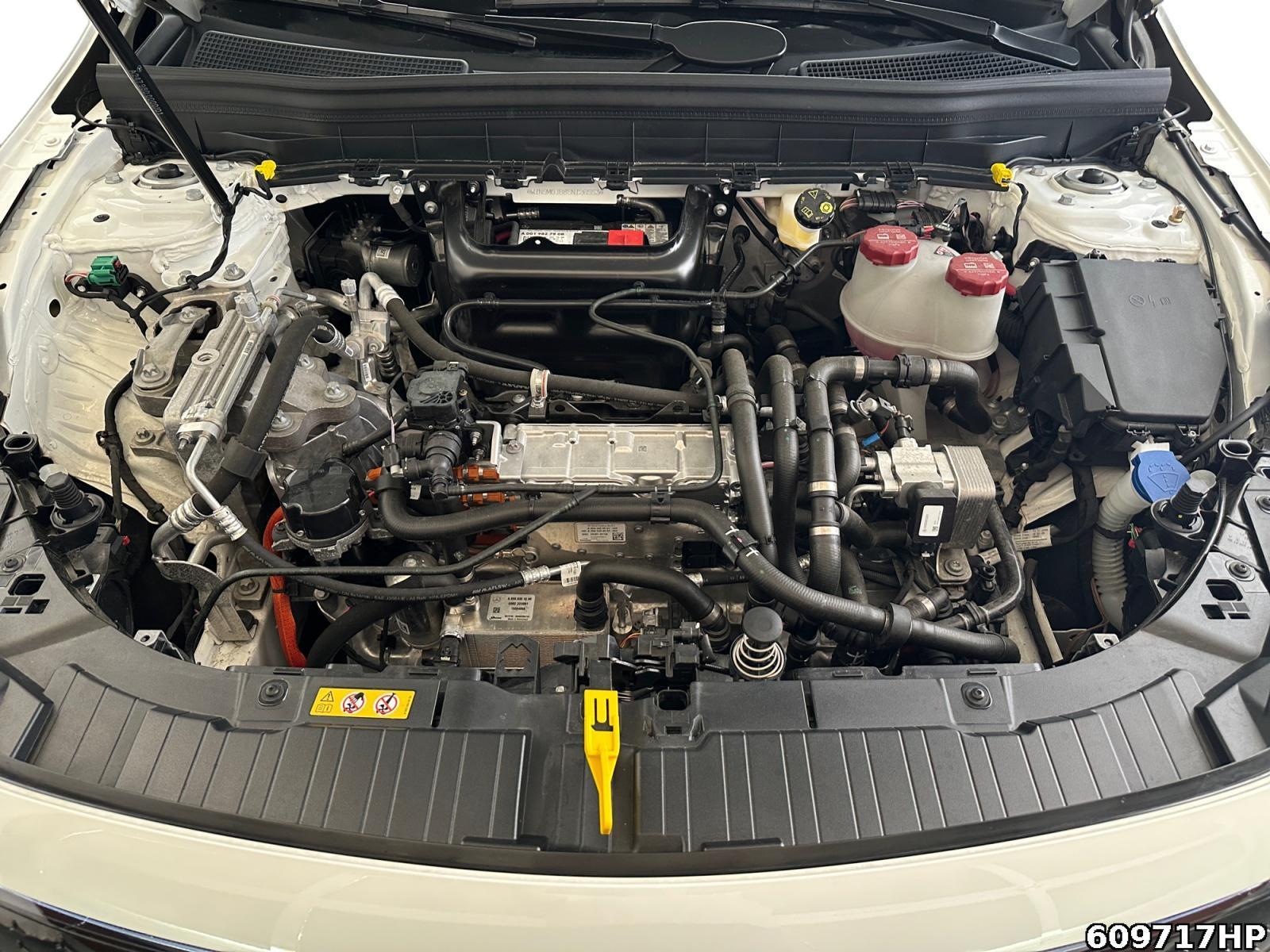 Fahrzeugabbildung Mercedes-Benz EQB 4M Progressive Pano AHK 360° Lenkradhz