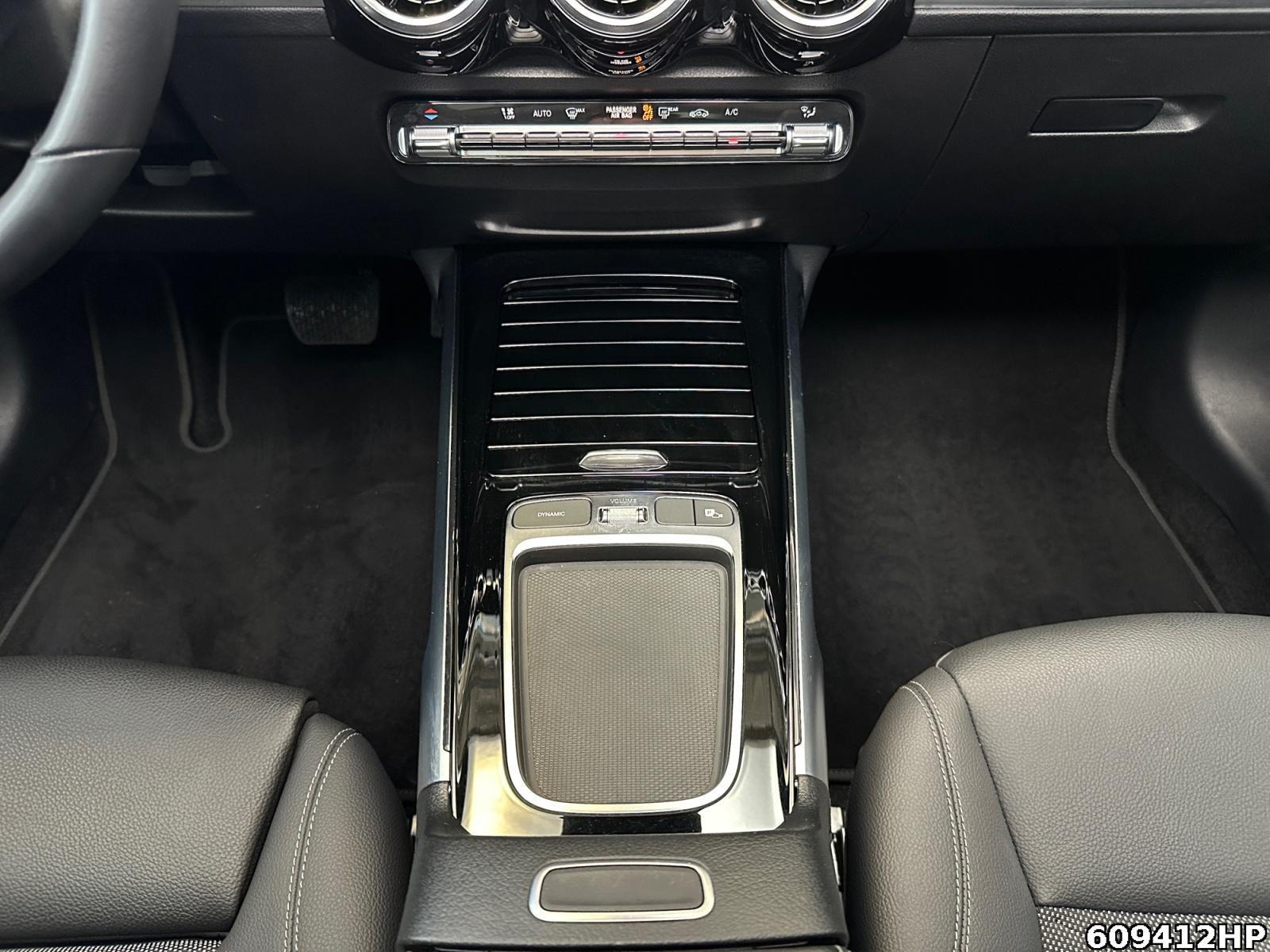 Fahrzeugabbildung Mercedes-Benz GLB 200 Progressive Pano AHK LenkradhzgEasypack