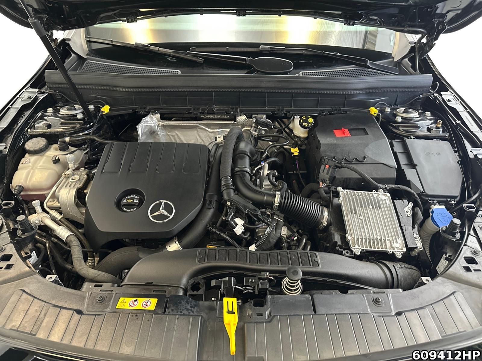 Fahrzeugabbildung Mercedes-Benz GLB 200 Progressive Pano AHK LenkradhzgEasypack