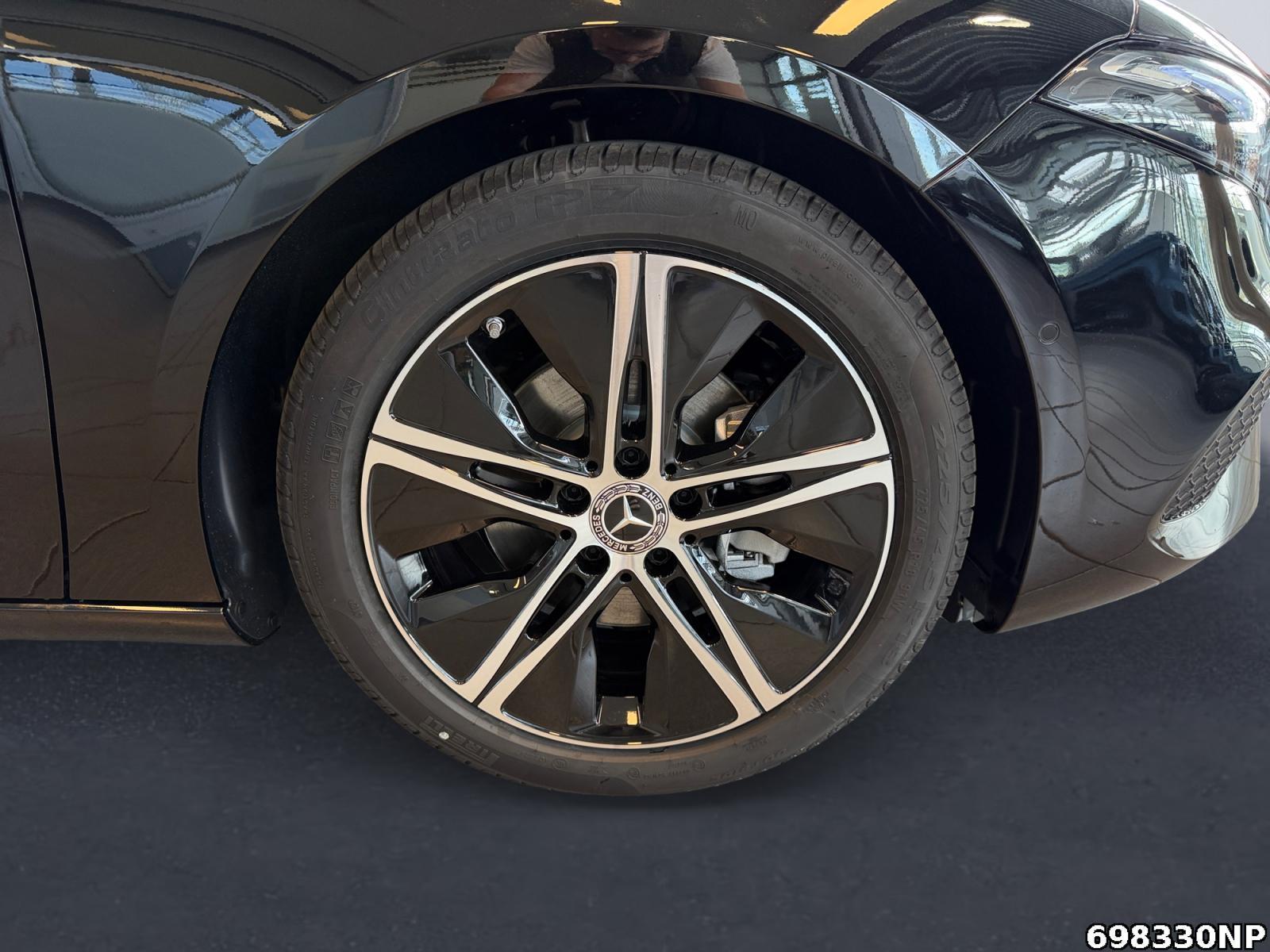 Fahrzeugabbildung Mercedes-Benz A 200 PROGRESSIV+STANDHEIZ+DISTRONIC
