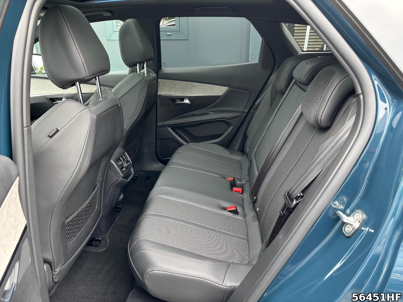 Fahrzeugabbildung Peugeot 3008 1.2 PureTech 130, GT