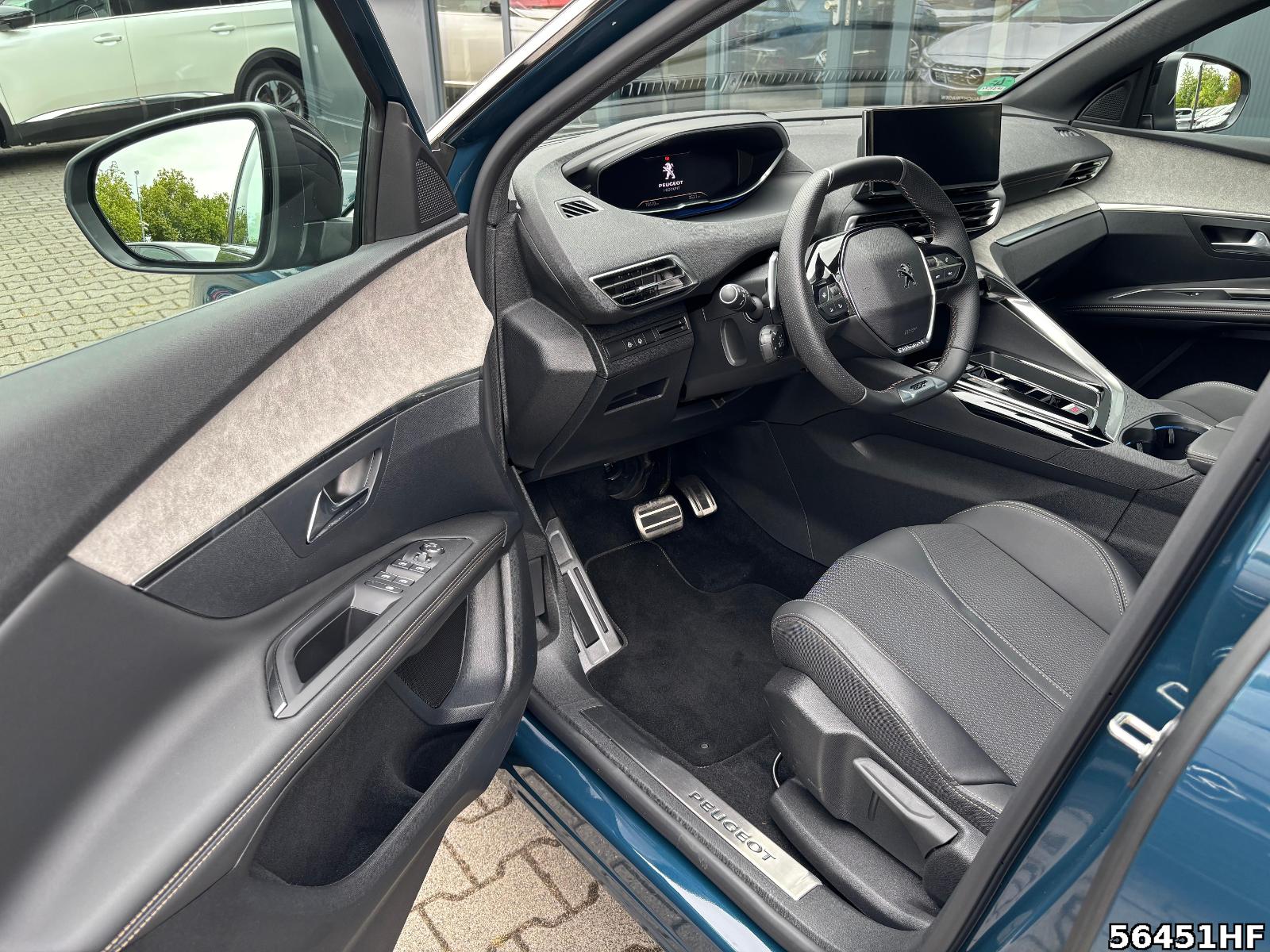 Fahrzeugabbildung Peugeot 3008 1.2 PureTech 130, GT