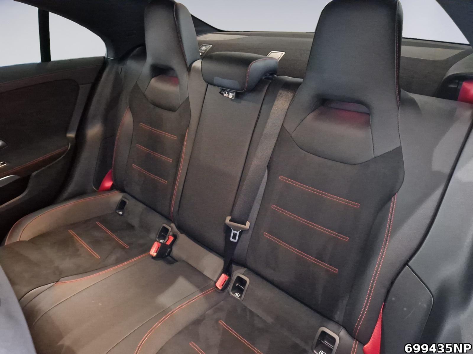Fahrzeugabbildung Mercedes-Benz CLA 35 AMG 4M Coupé Burmester Panorama Ambiente