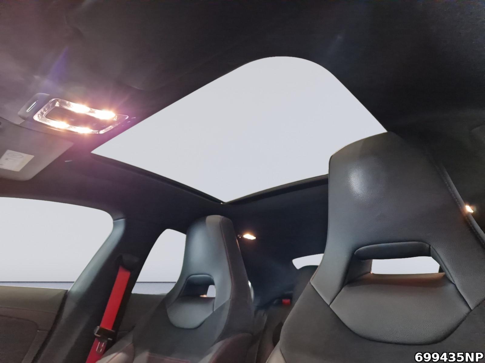 Fahrzeugabbildung Mercedes-Benz CLA 35 AMG 4M Coupé Burmester Panorama Ambiente