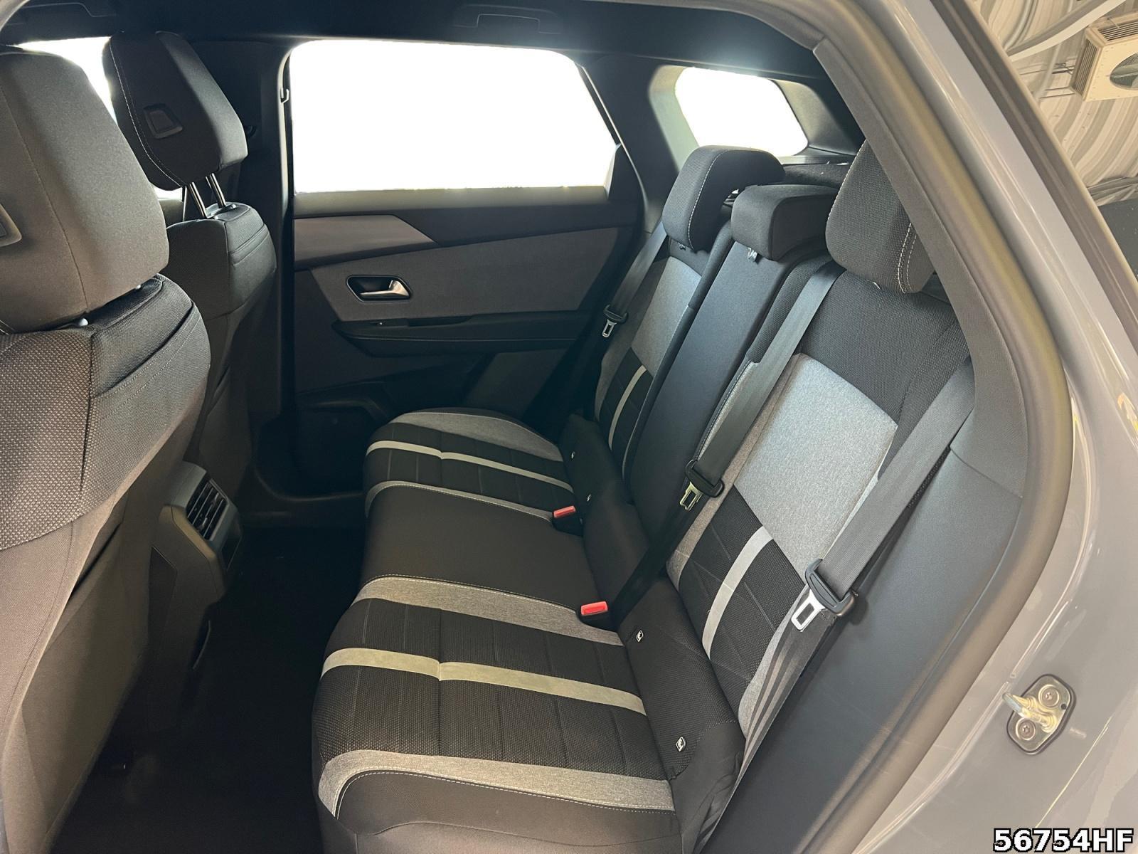 Fahrzeugabbildung Opel Grandland X Edition Hybrid 145 PS AT