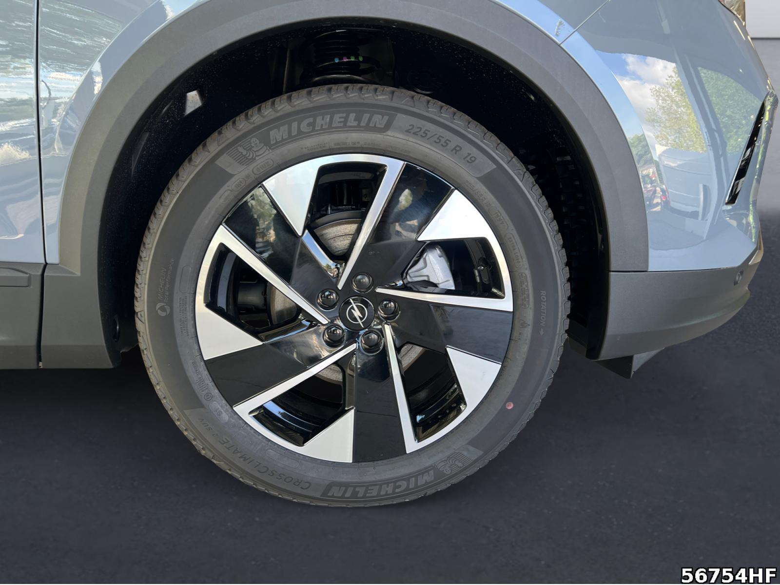 Fahrzeugabbildung Opel Grandland X Edition Hybrid 145 PS AT